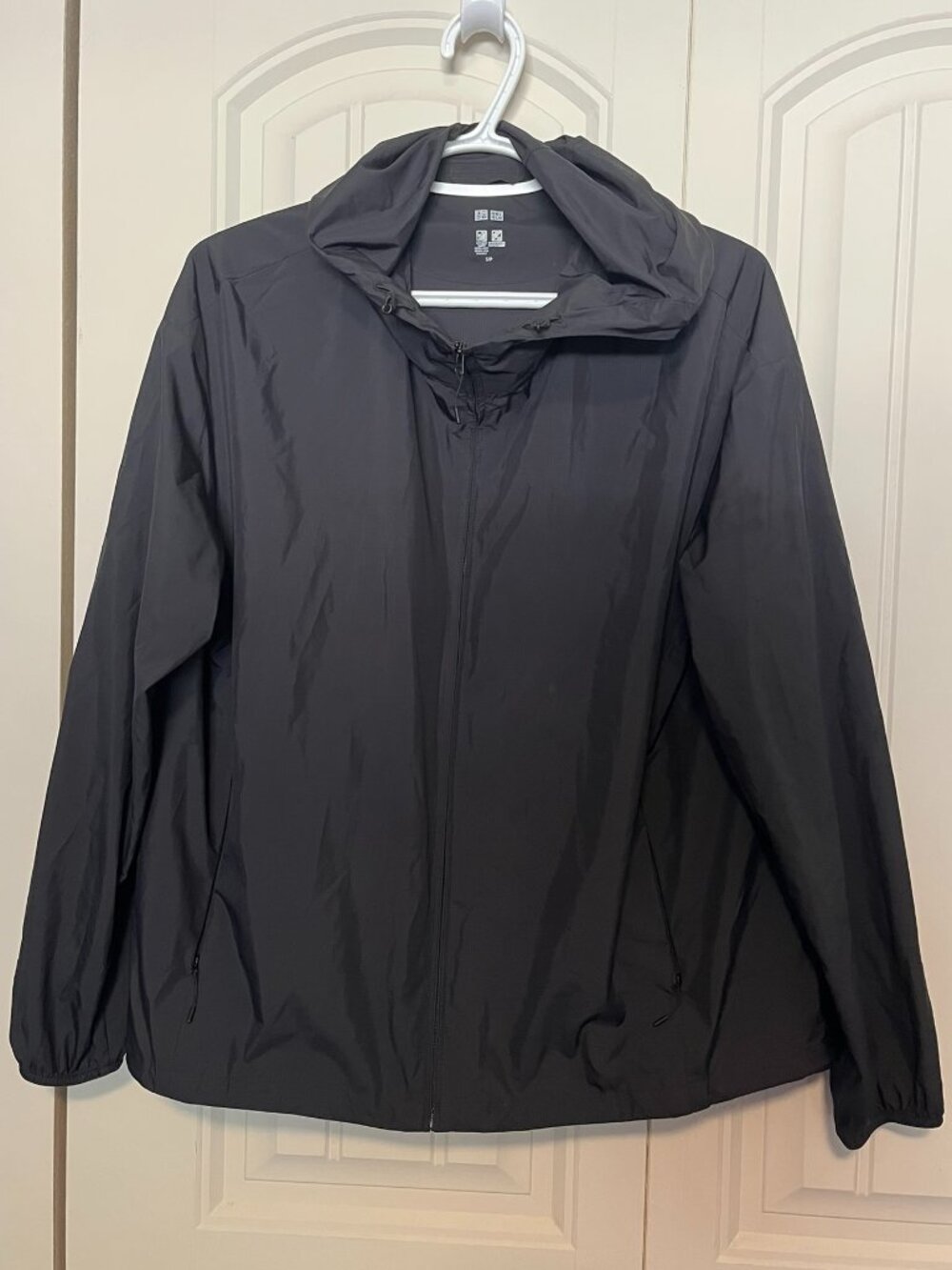 UNIQLO Grey Lightweight Hooded Windbreaker Jacket Women's Small